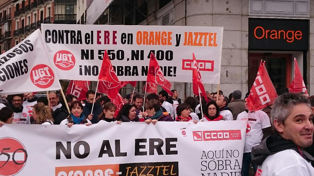 Manifestacion contra el ERE en Orange Foto2