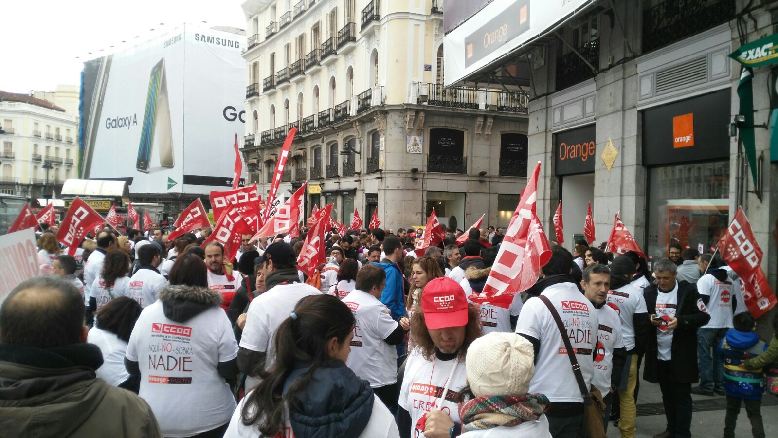 Manifestacion contra el ERE en Orange Foto7